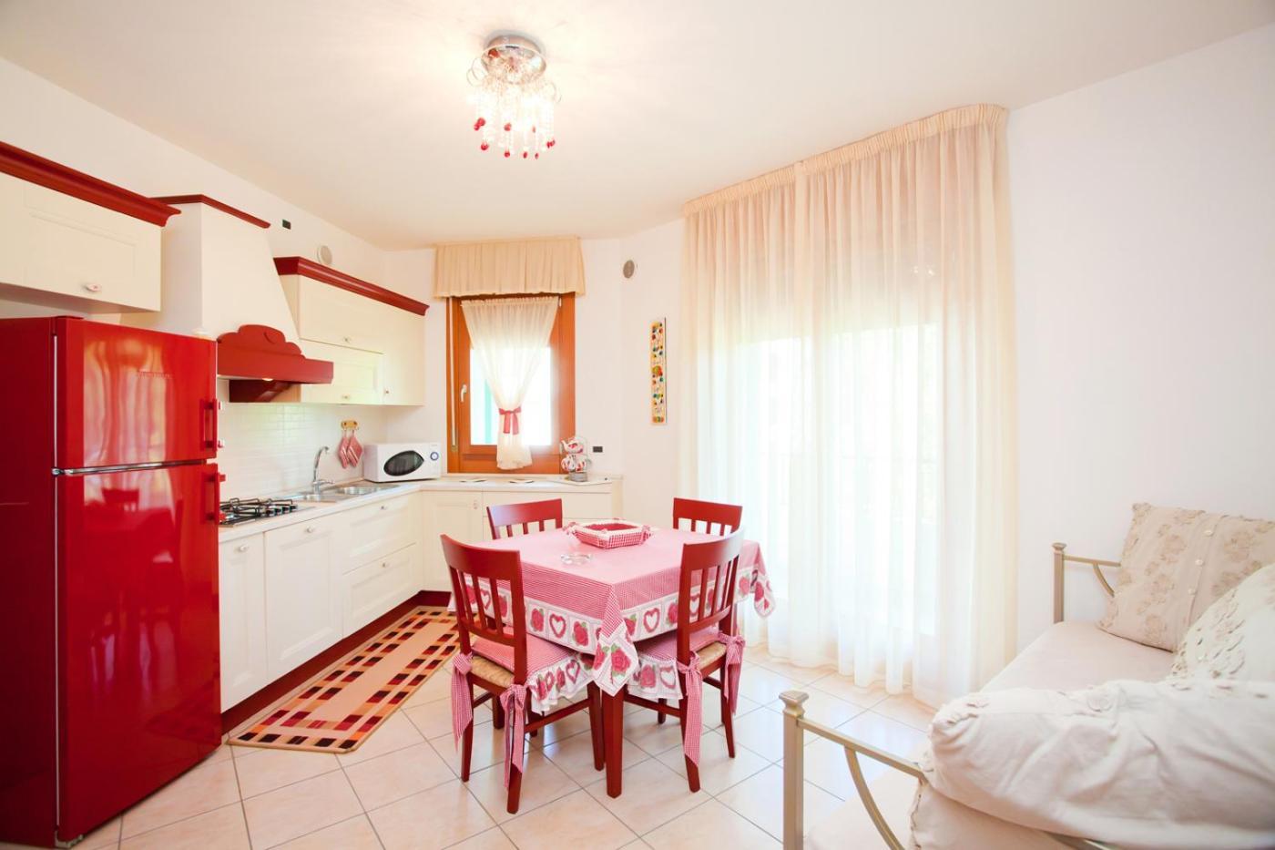 Residence Roberta Con Piscina - Agenzia Cocal Caorle Ngoại thất bức ảnh