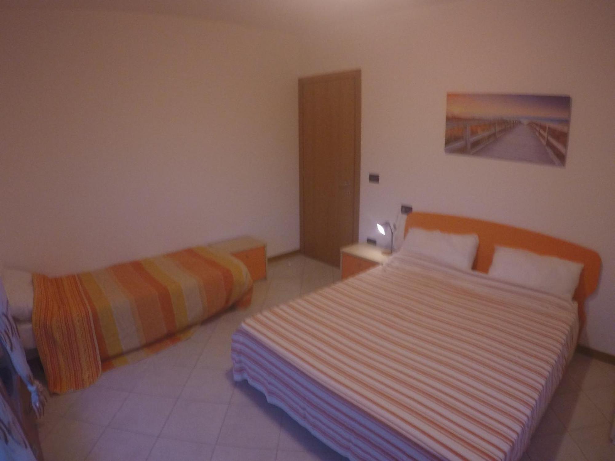 Residence Roberta Con Piscina - Agenzia Cocal Caorle Ngoại thất bức ảnh